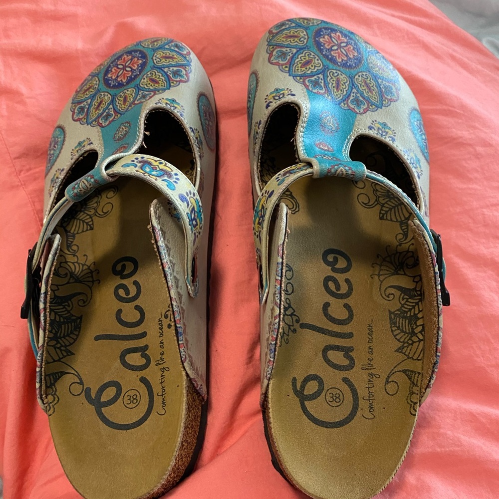 Boho patterned back-less clog